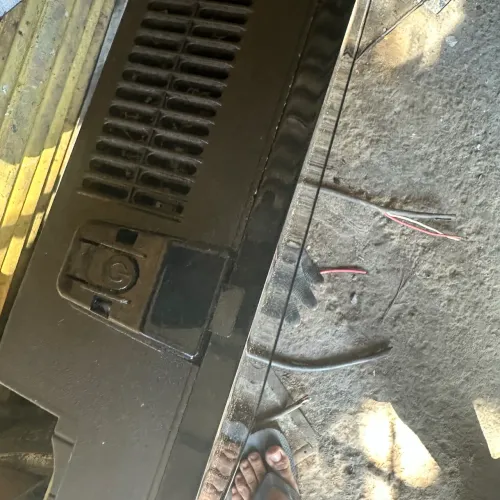 Tv Samsung UN49J5200AG defeito não liga para peças molduras quebrada