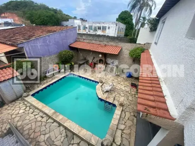 Casa de rua : / Residencial / Bancários