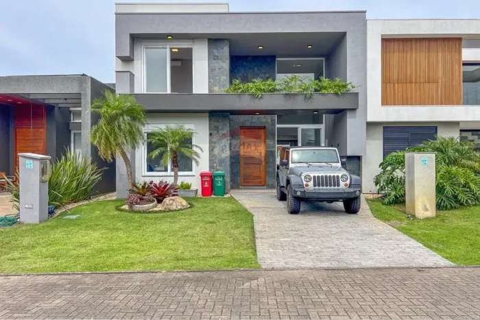 Sobrado no Condominio Blue - Xangrla