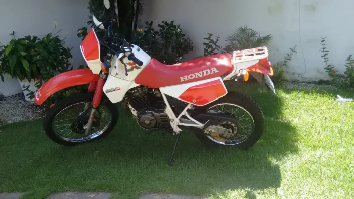 Moto Relíquia XLX 350 r
