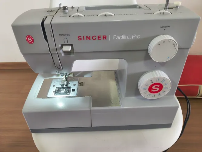 Máquina de costura Singer Pro