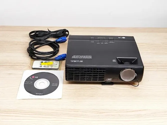 Projetor LG Mini Seminovo 2500 Ansi Lumens