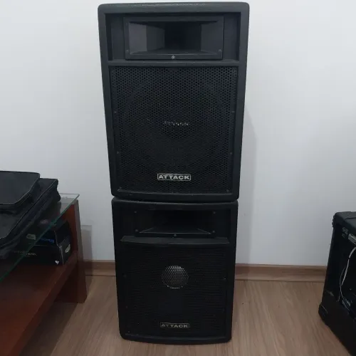 Vendo duas caixas Attack MP 300