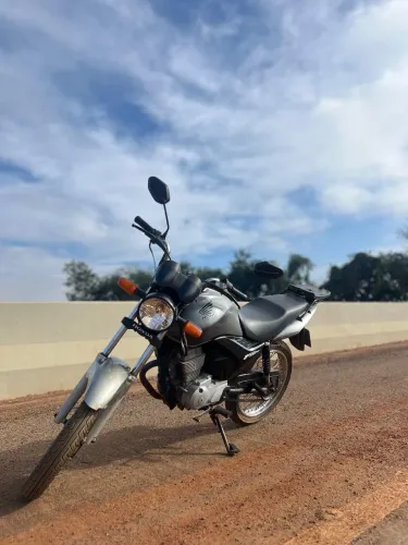 Honda Fan 150 flex partida eletrônica em ótimo estado de conservação