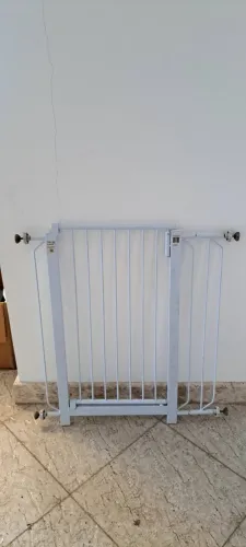 Portão de aço passagem de pets. Serve em porta ou abertura de 90 cm a 1,10 + 2 extensoes