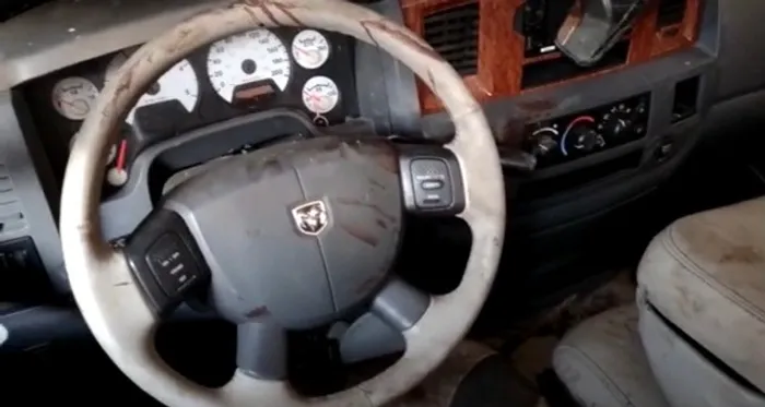 Dogde Ram 2500 5.9 TD 2006 venda peças motor cambio funcionando perfeitamente 