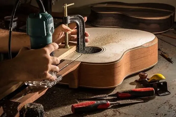 Conserto de violão, guitarra, baixo, ukulele, cavaquinho, violino, entre outros!!