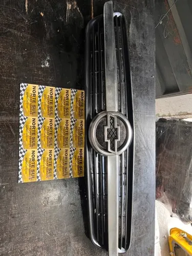 Grade frontal de meriva 2008 usada 