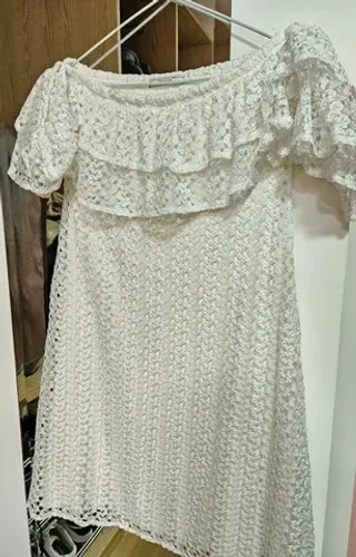 Vestidos brancos.