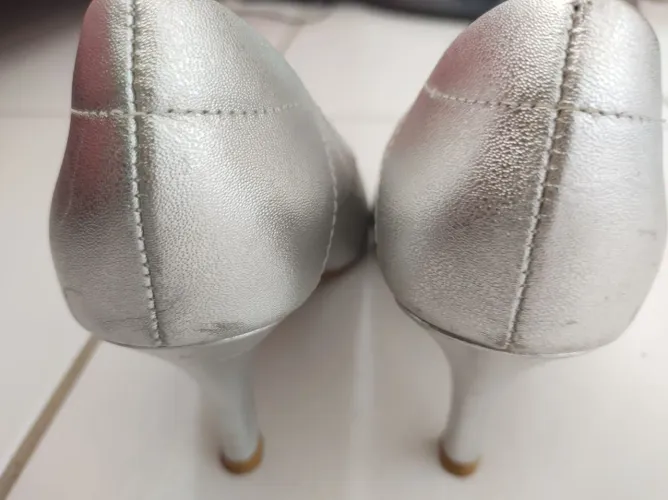 Peep toe