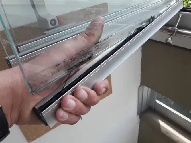 MANUTENÇÃOCORTINA DE VIDRO, FAZEMOS TUDO EM VIDROS INSTALAÇOES MANUTENÇAO E REPAROS