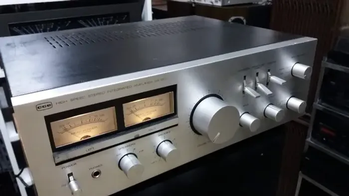 Amplificador Cce modelo SA-800