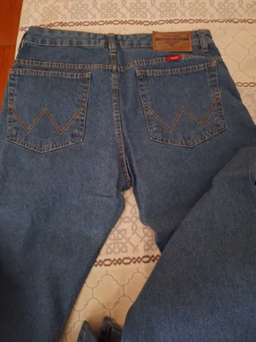 Linda calça jeans marca Wrangler