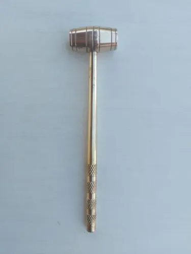 Martelo de bronze antigo 