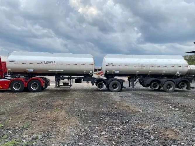 Carreta Bi Trem de Aço Carbono Randon - 47m³ **Parcelamos