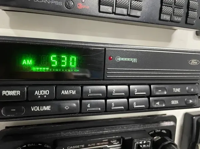 Auto rádio original linha Ford com bluetooth interno na oferta so 999,99