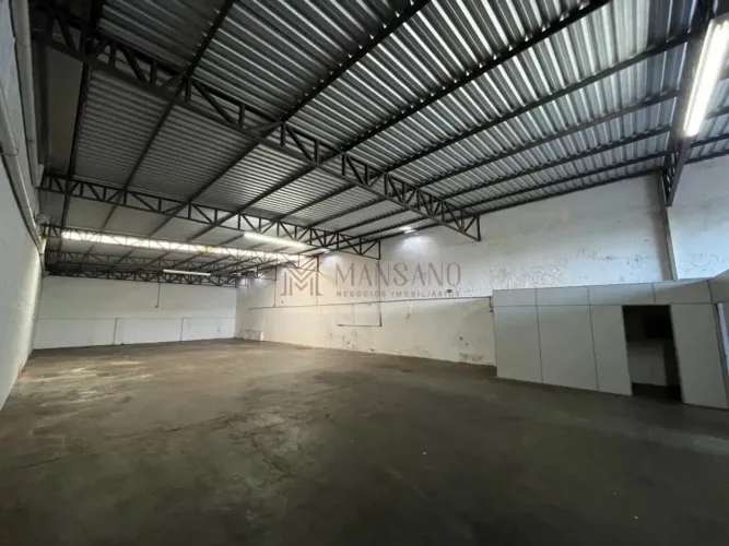 Barracão para aluguel com 420 m² em Jardim Marabá, Bauru - SP