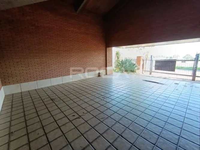Sobrado para fins residenciais ou comerciais com casa de caseiro no bairro Jardim Canadá,