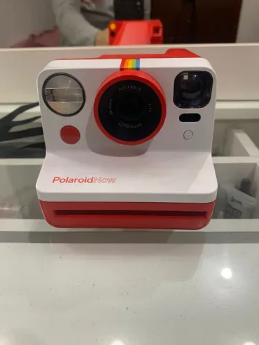 Câmera instantânea Polaroid Now Gen 2 - Usada uma única vez, em perfeito estado!