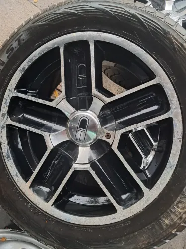 Rodas aro 20 Trevo preta com diamantado pickup 6x139 usadas
