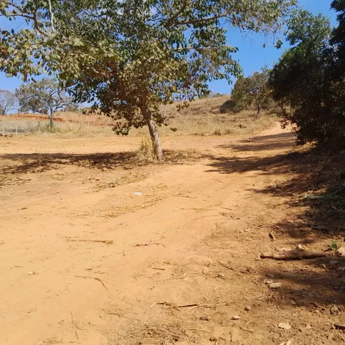 Terreno em área rural com acesso por estrada de terra