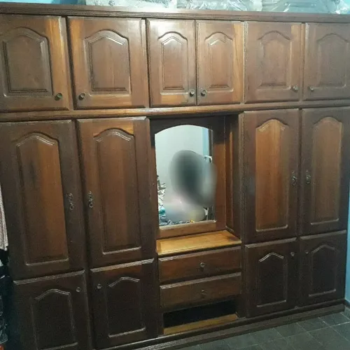 Guarda-Roupas em Madeira de lei freijó