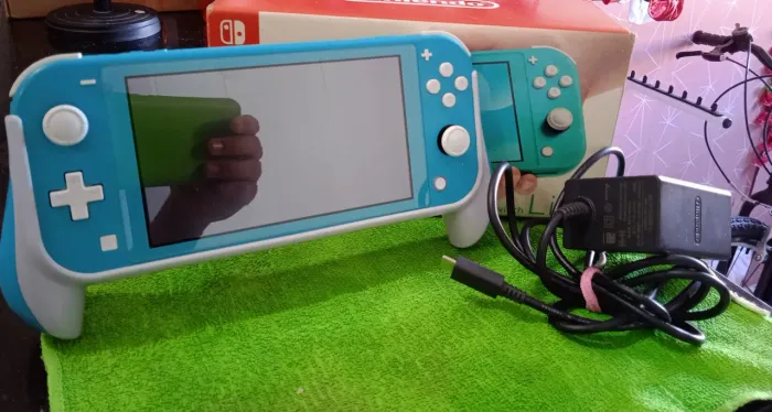 Nintendo Switch Lite Turqueza/Desbloqueado