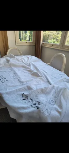 Toalha mesa retangular linho bordada a mão richelieu e ponto paris 