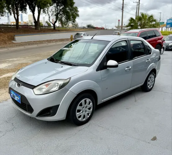 Ford Fiesta Sedan SE 1.6 8V Flex 4P 2014