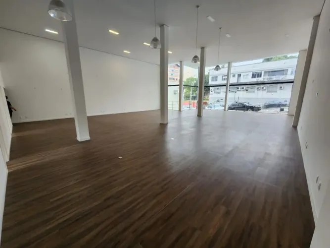 Alugo sala Comercial com 300m² na Rua Joinville- Blumenau SC