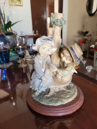 Escultura de Resina de Casal - Decoração Romântica