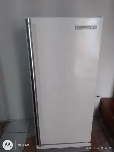 FREEZER VERTICAL RETIRAR SITIO CERCADO CONTATO ESTÁ ABAIXO 