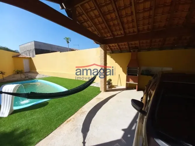 LINDA CASA TERREA COM PISCINA