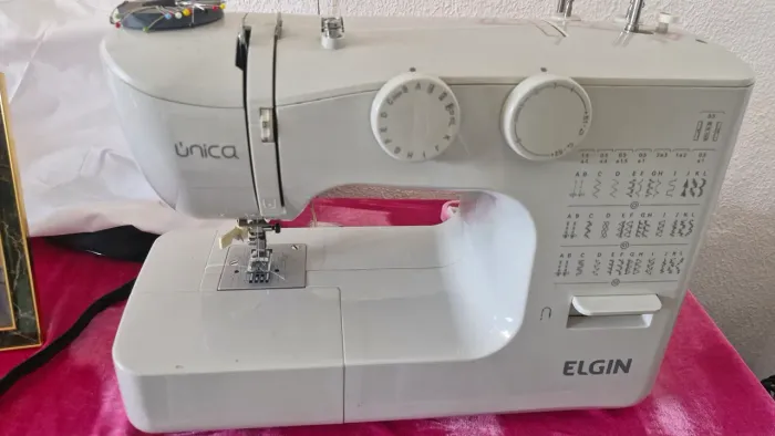 Maquina de Costura Elgin UNICA