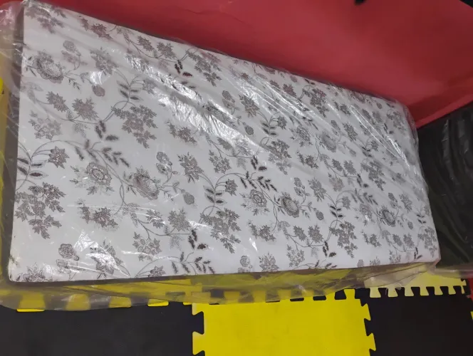 Cama box solteiro Floral nunca usada