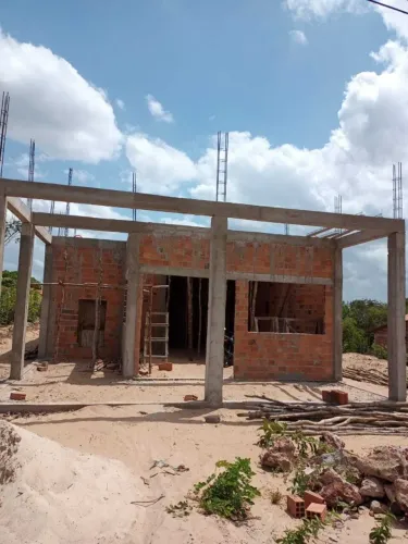 Terreno 600m² à beira da BR em Barro Duro - MA, com construção inacabada | R$90.000