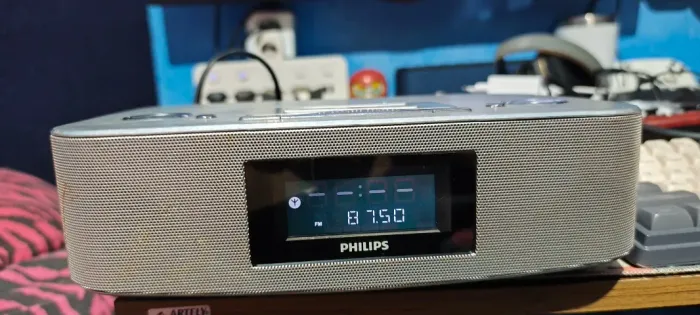 Radio relogio com entrada para ipod