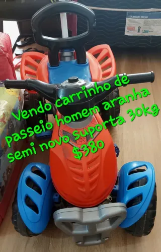 Vende-se carrinho de passeio.