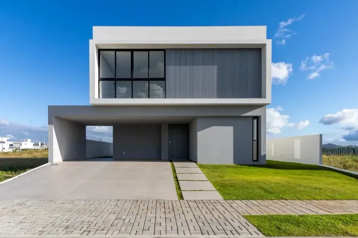 Casa de condomínio para venda tem 220 metros quadrados com 5 quartos