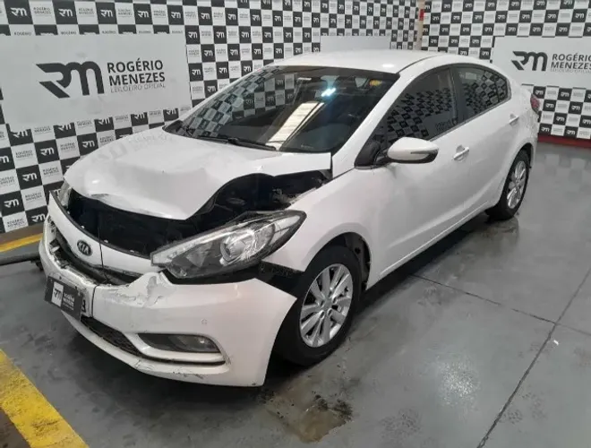 SUCATA KIA CERATO 2013