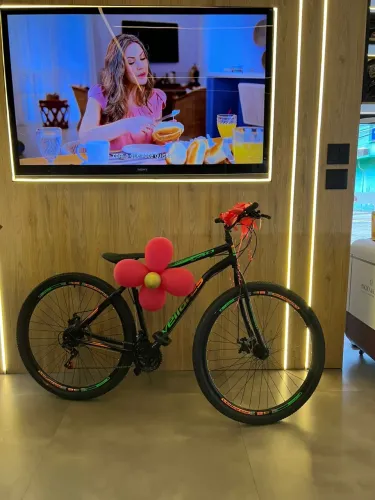 Bicleta Montain bike aro 29, 21 marchas com freio a disco NOVA! 