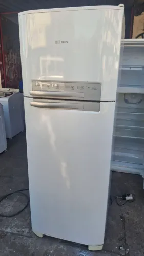 GELADEIRA ELECTROLUX DUPLEX FROST FREE SEMI-NOVA