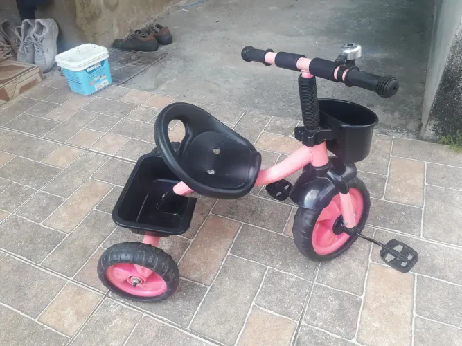 Vendo triciclo/velotrol rora 