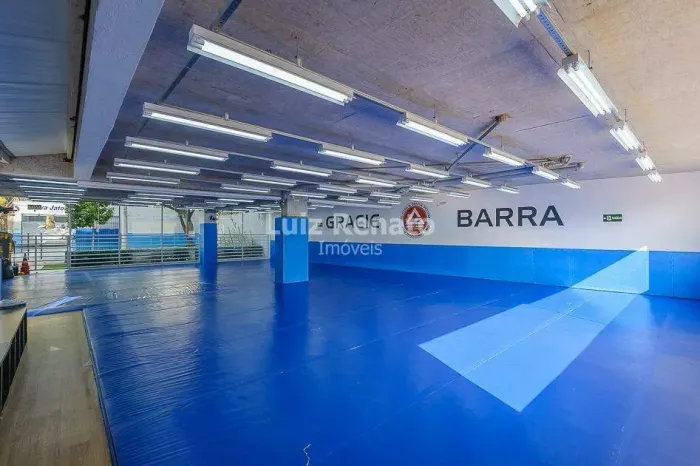 Sala à venda no bairro Santa Lúcia