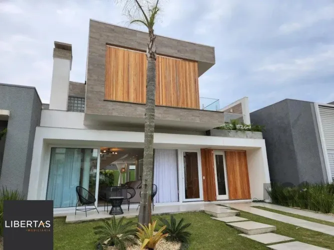 Casa de Condomínio em Atlântida Sul