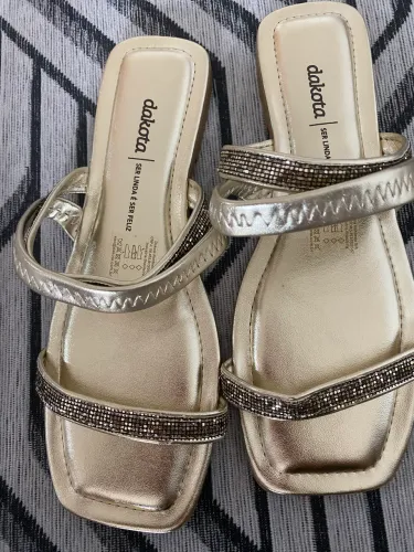 Sandália ADULTO original Dakota dourada TAM.38
