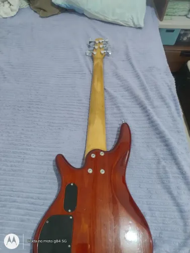 Baixo ibanes 6 cordas ativo muito novo