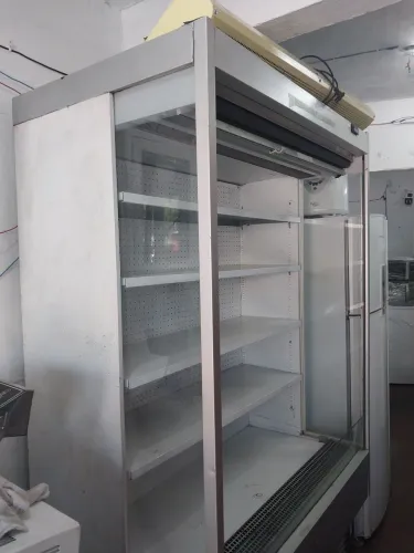 Expositor Refrigerado Vertical para Comércio