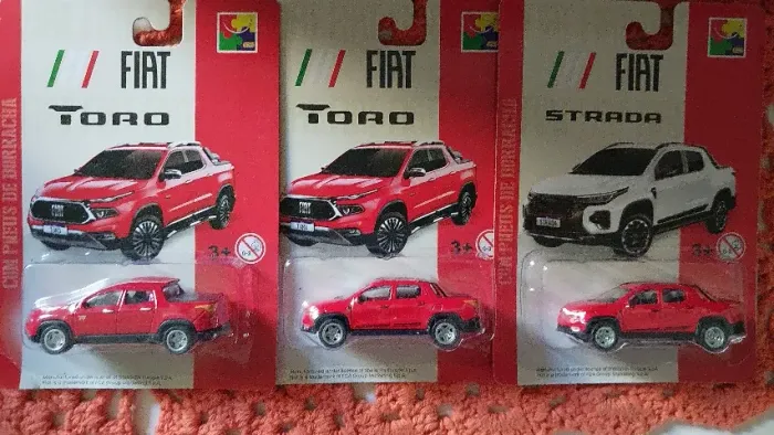 Miniaturas de carro com erro de cartela