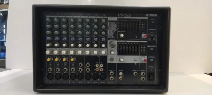 Mesa amplificada Yamaha  Emx 312 SC . Usada .